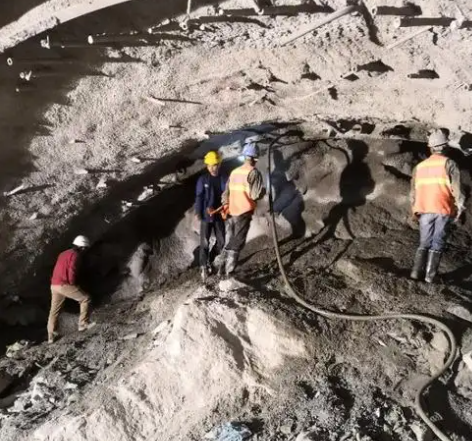 奇台拱顶带模注浆料的施工流程及注意事项